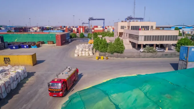 Yard, warehouses and terminal office